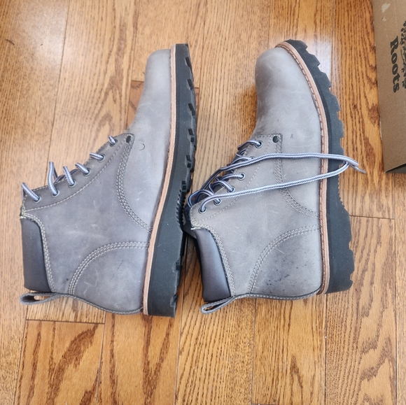 BNIB Roots Tuff Boots in Dolphin - Picture 5 of 6